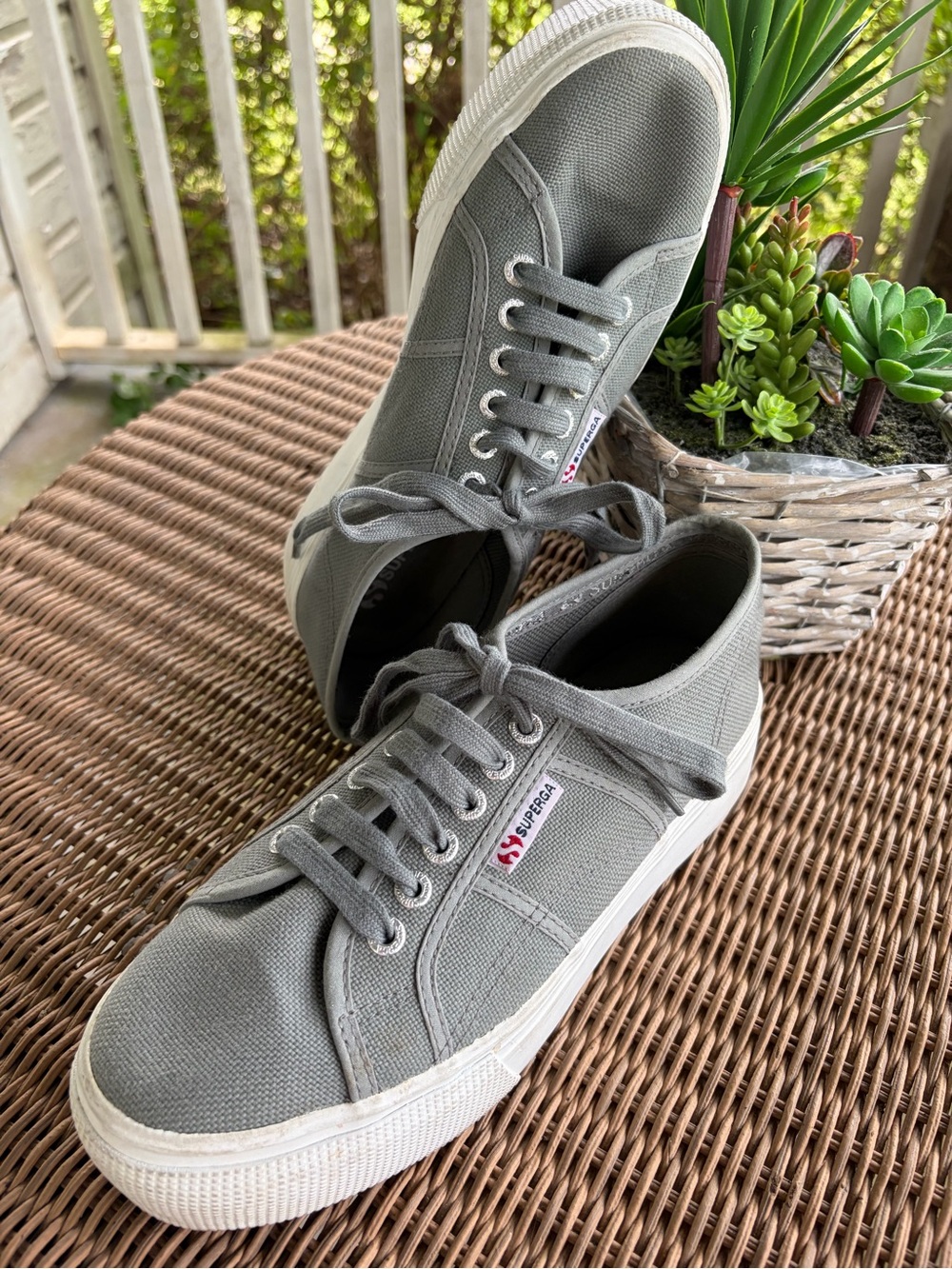 Superga Men's Low-Top Sneakers in Olive Green Canvas